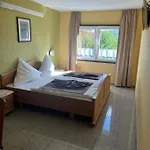 Eifeltor 3* ميشرنيش